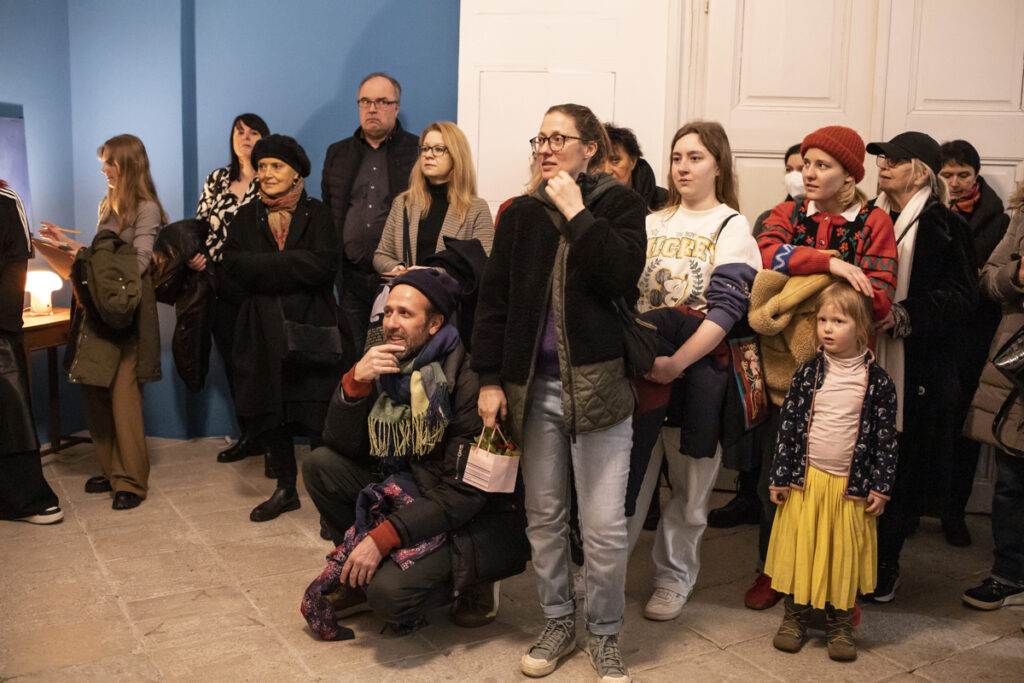 Zmago Jeraj: I take a long step across a windowsill. Foto Urška Boljkovac. Arhiv MGLC